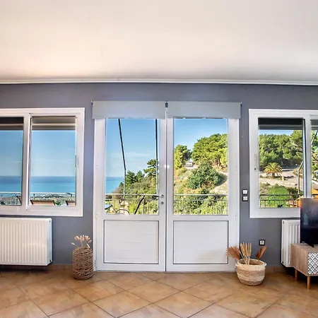 Irida's House بيت للعطل *