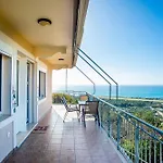 Irida's House Holiday home